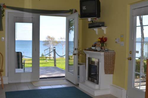 Hotel Sea Parrot Ocean View Manor