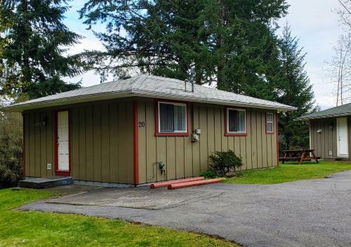 Malahat Bungalows Motel