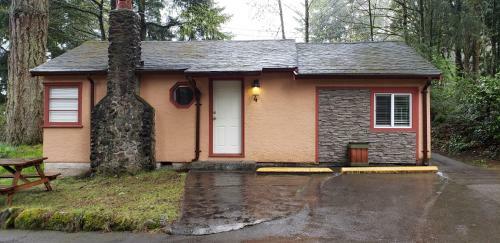 Malahat Bungalows Motel