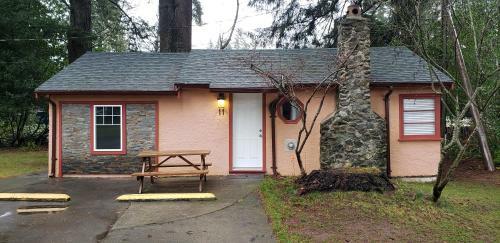 Malahat Bungalows Motel