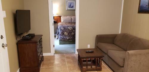 Malahat Bungalows Motel