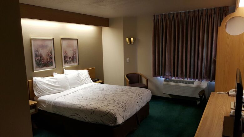 Hotel Willow Creek Inn