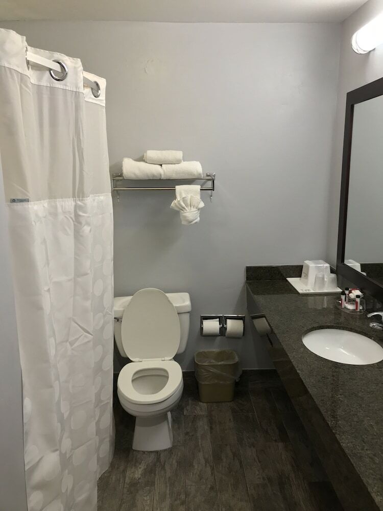 Hotel Ramada By Wyndham Poway