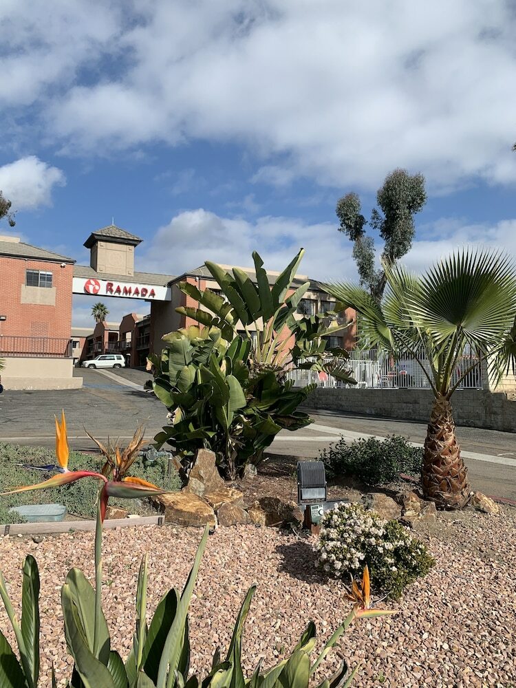 Hotel Ramada By Wyndham Poway
