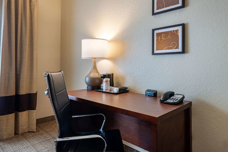 Hotel Comfort Suites Downtown