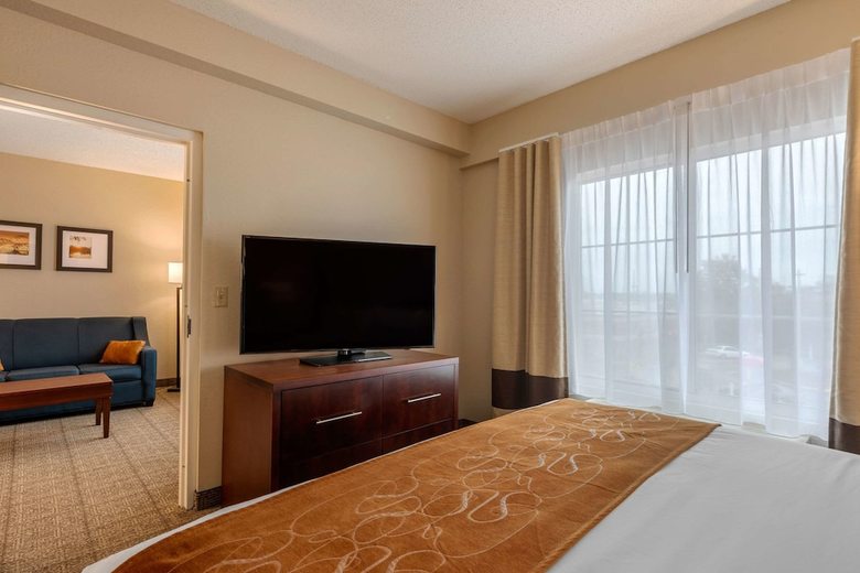 Hotel Comfort Suites Downtown