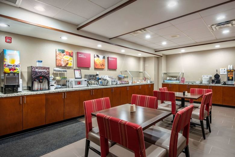 Hotel Comfort Suites Downtown