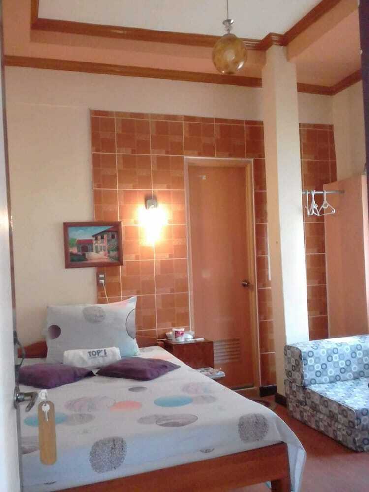 Hotel Tops Lodging House