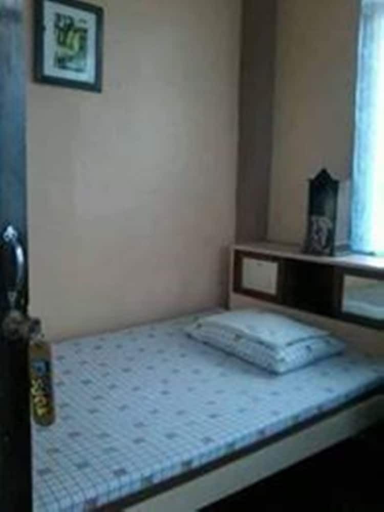 Hotel Tops Lodging House