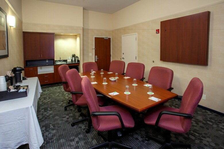 Hotel Courtyard By Marriott Raynham