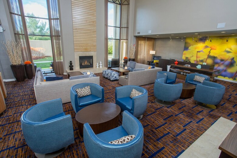 Hotel Courtyard By Marriott Raynham