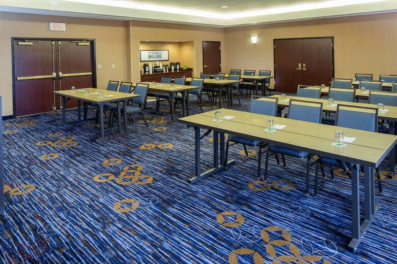 Hotel Courtyard By Marriott Raynham