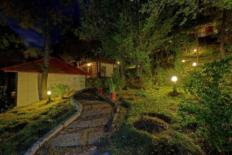 Hotel Arcadian Blue Pines