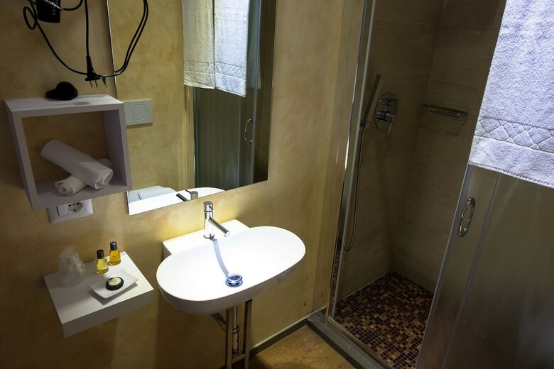 Hotel La Rocca Guest House & Spa