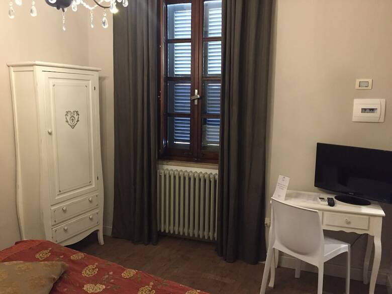 Hotel La Rocca Guest House & Spa