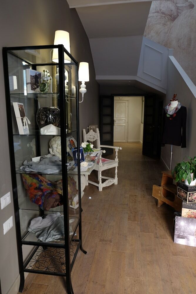 Hotel La Rocca Guest House & Spa