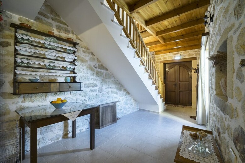Villa Traditional Apartments Kaladare