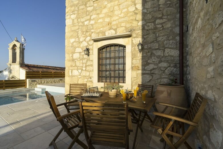 Villa Traditional Apartments Kaladare