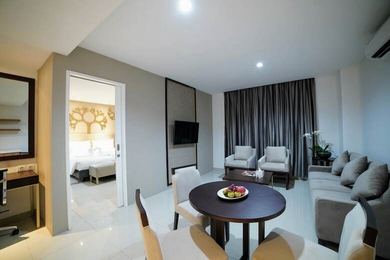 Palm Park Hotel Surabaya