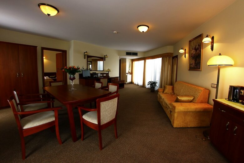 Hotel Conrad
