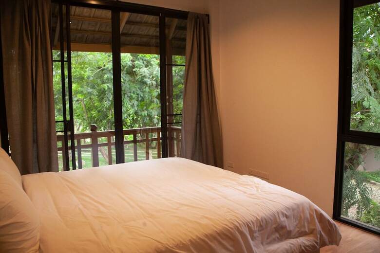 Hotel Middle Path Retreat