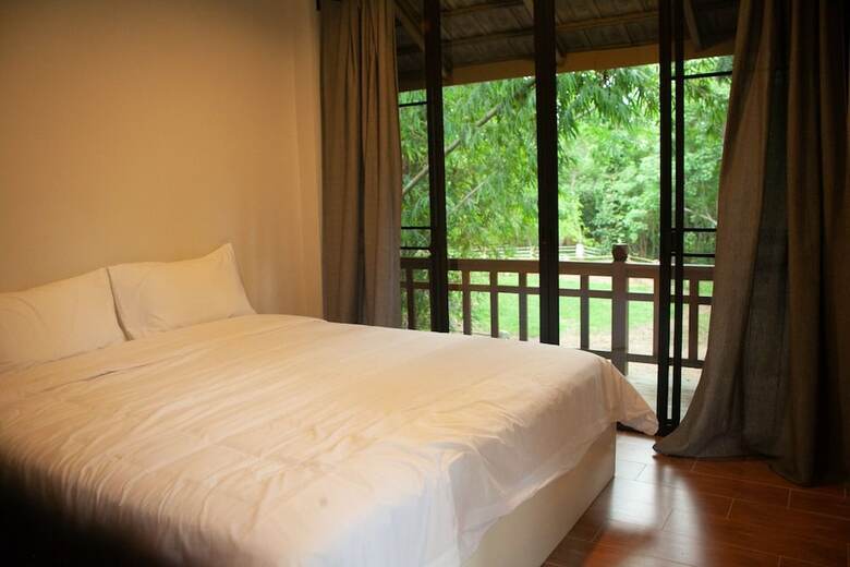 Hotel Middle Path Retreat