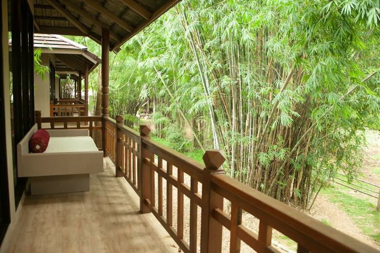 Hotel Middle Path Retreat