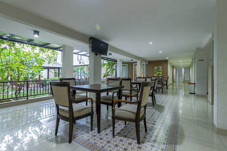 Hotel Reddoorz Plus @ Tb Simatupang