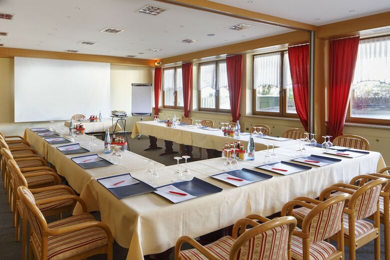 Invite Hotel L�wen Freiburg