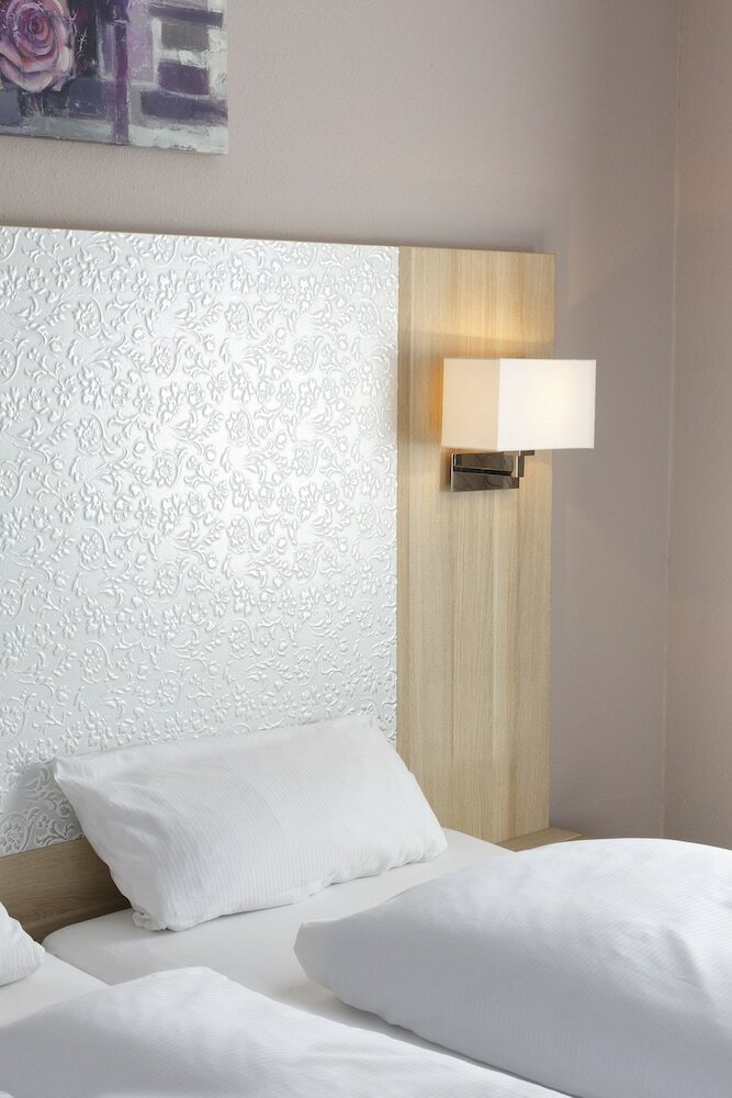 Invite Hotel L�wen Freiburg