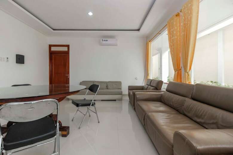 Hotel Reddoorz Plus Near Ragunan Zoo