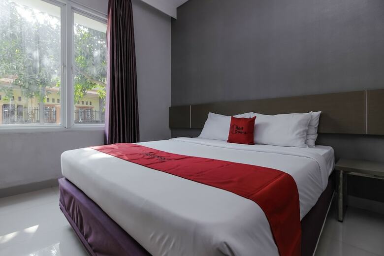 Hotel Reddoorz Near Goa Sunyaragi