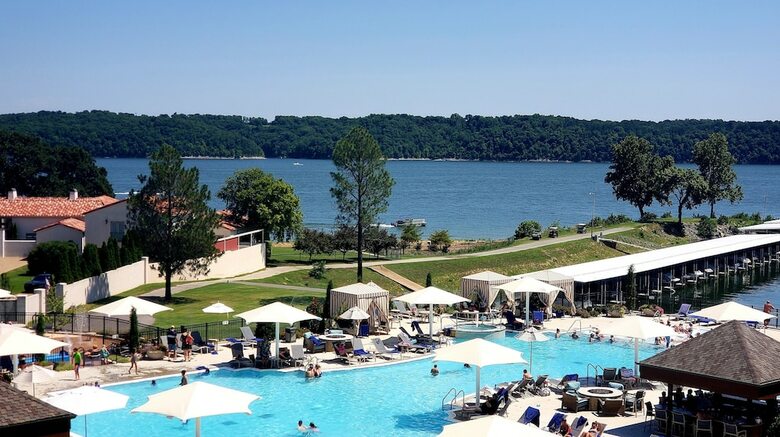 Hotel Shangri-la Resort