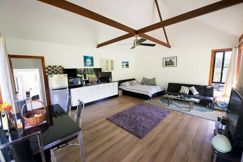 Cabana Nimbin Waterfall Retreat