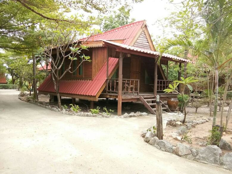 Hotel Vassanadee Resort And Camp