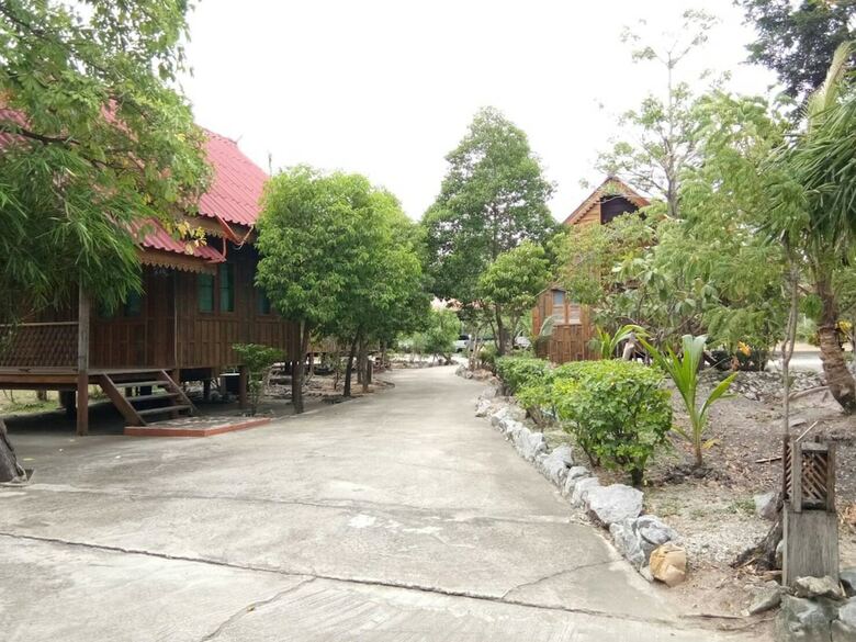 Hotel Vassanadee Resort And Camp