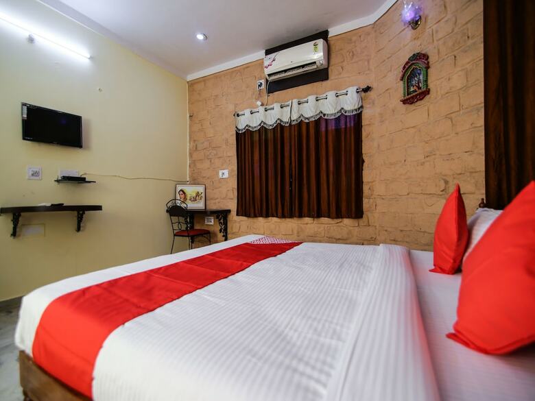 Hotel Oyo 16799 Shikargarh Palace Resorts