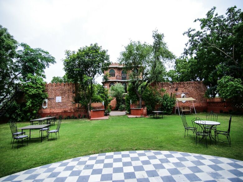 Hotel Oyo 16799 Shikargarh Palace Resorts