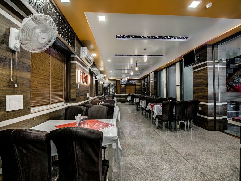 Oyo 16104 Hotel Jai Palace