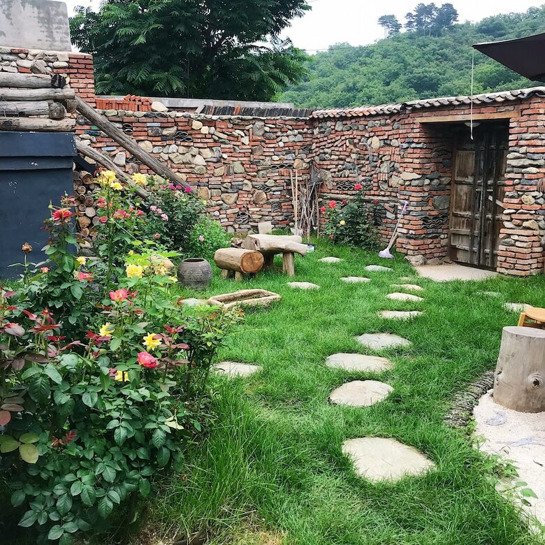 Hotel Yi Jing. Escape Split House