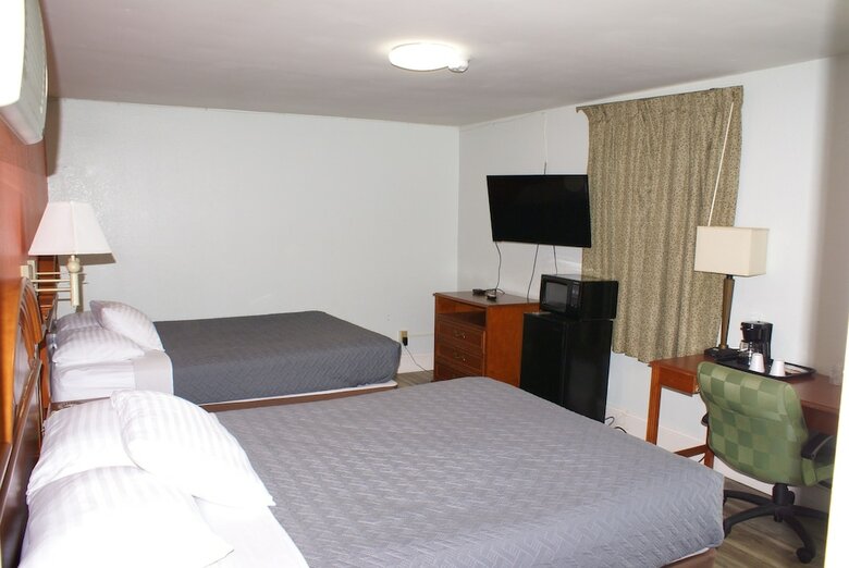 Whispering Pines Motel