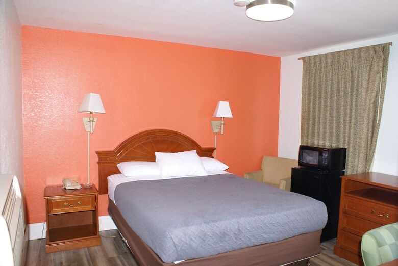 Whispering Pines Motel