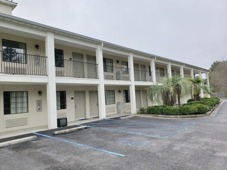 Motel Peach Tree Inn
