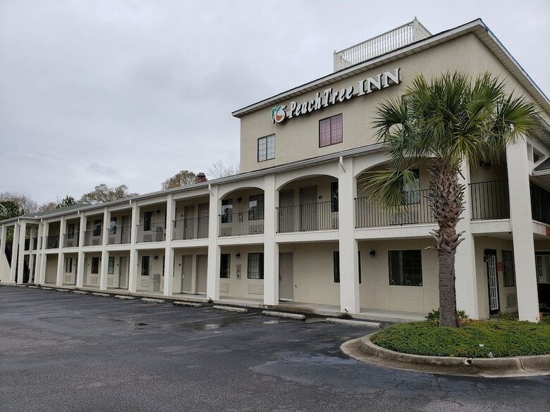 Motel Peach Tree Inn