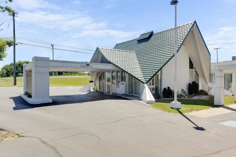 Motel 6 Geneva Oh