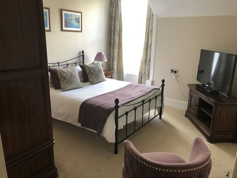 Oswald House Hotel