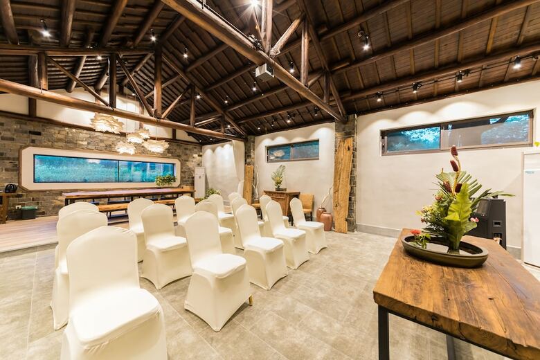 Hotel Anani Inn