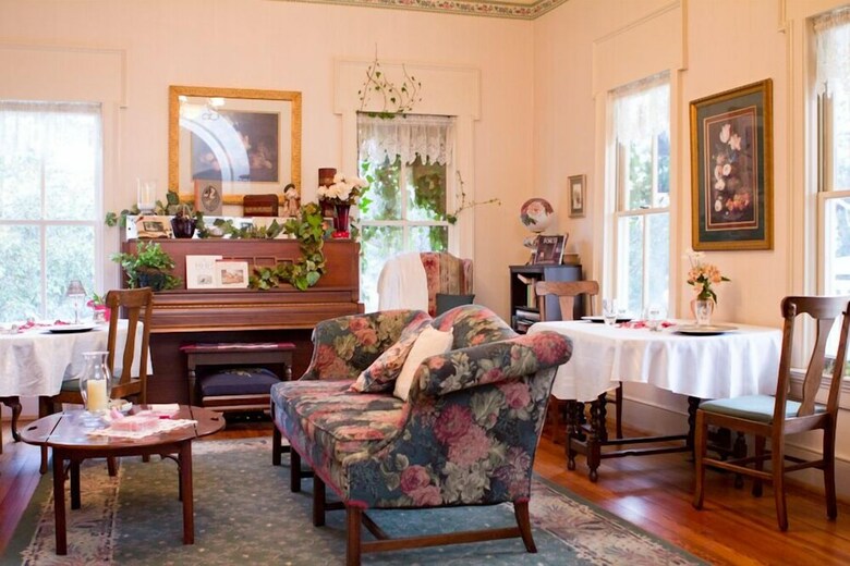 Pleasant Lane Acres Bed And Breakfast