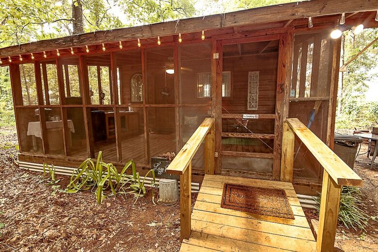 Cora's Cabins