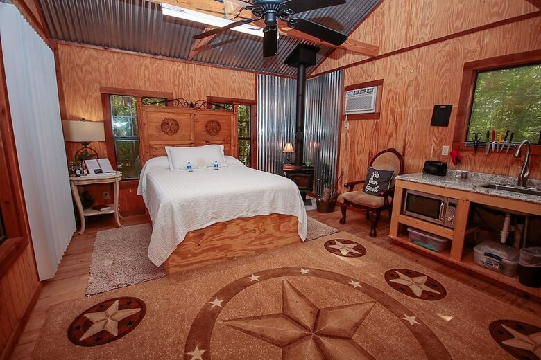 Cora's Cabins